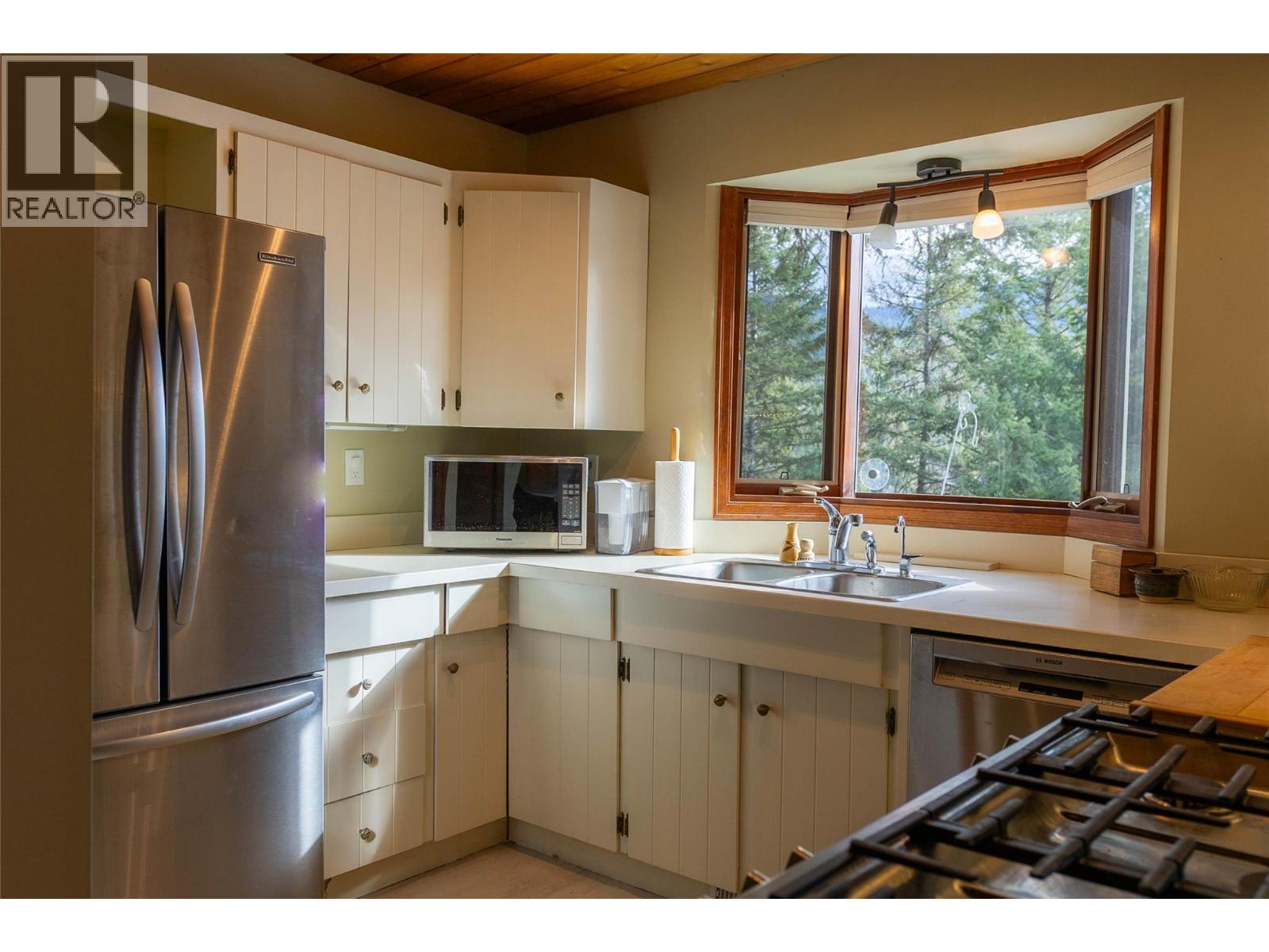 1920 Lakeview Drive - 8
