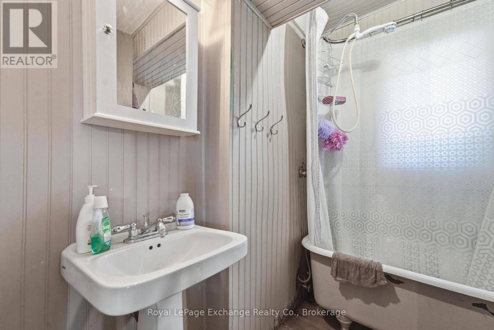 28 WICKHAM STREET - 34