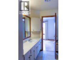 Mud room - 1920 Lakeview Drive, Kamloops, BC V0E1Z1 Photo 17