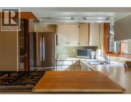 Bedroom - 1920 Lakeview Drive, Kamloops, BC V0E1Z1 Photo 6