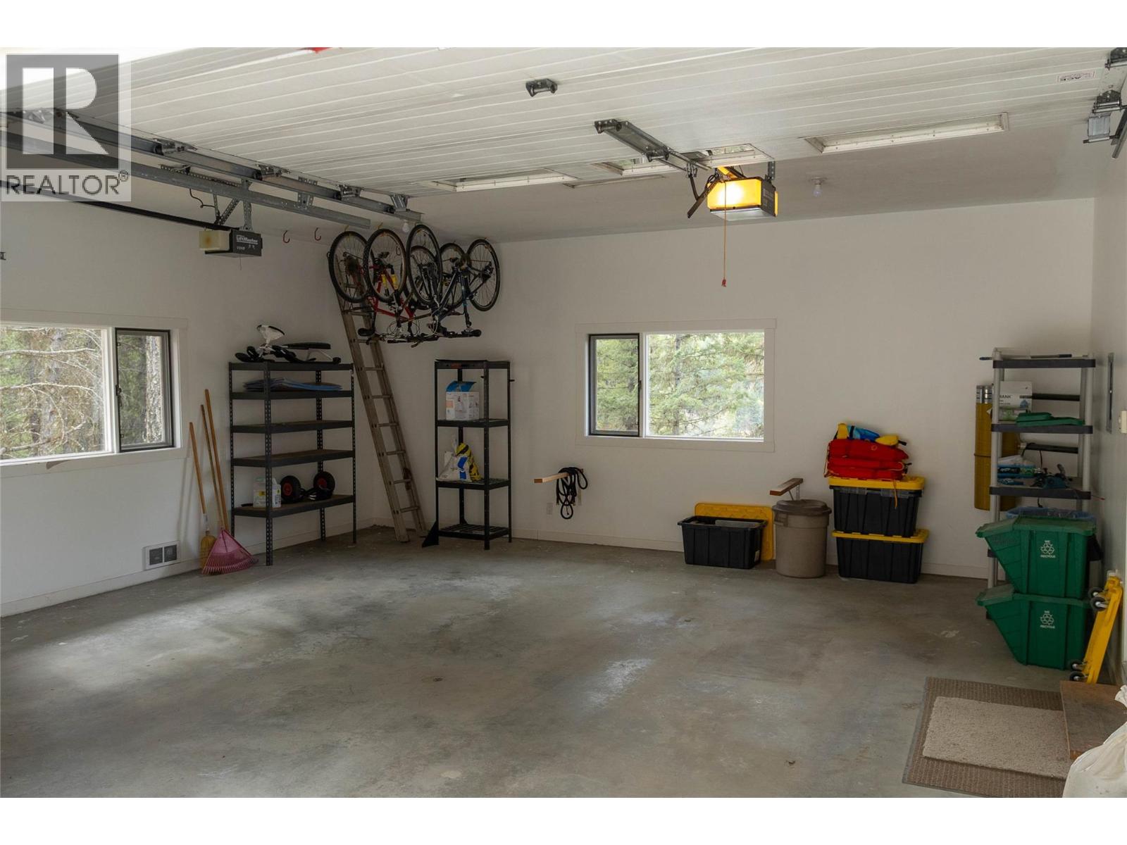 1920 Lakeview Drive - 39