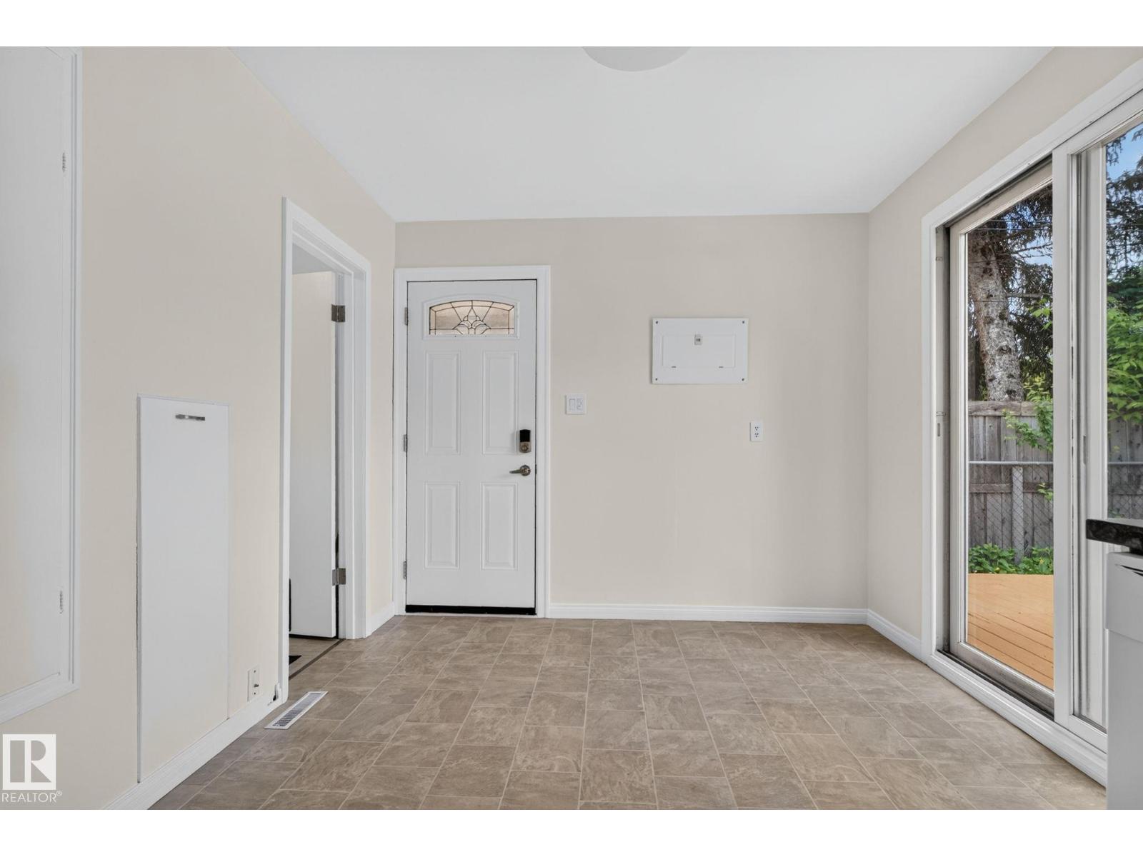 12952 114 ST NW - 8