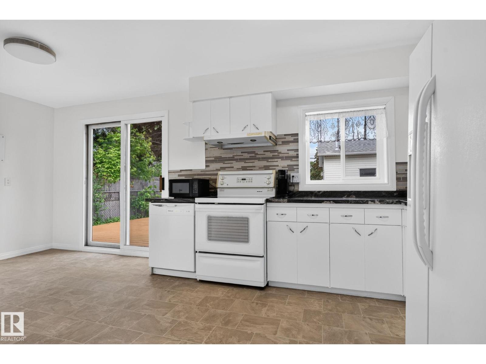 12952 114 ST NW - 6