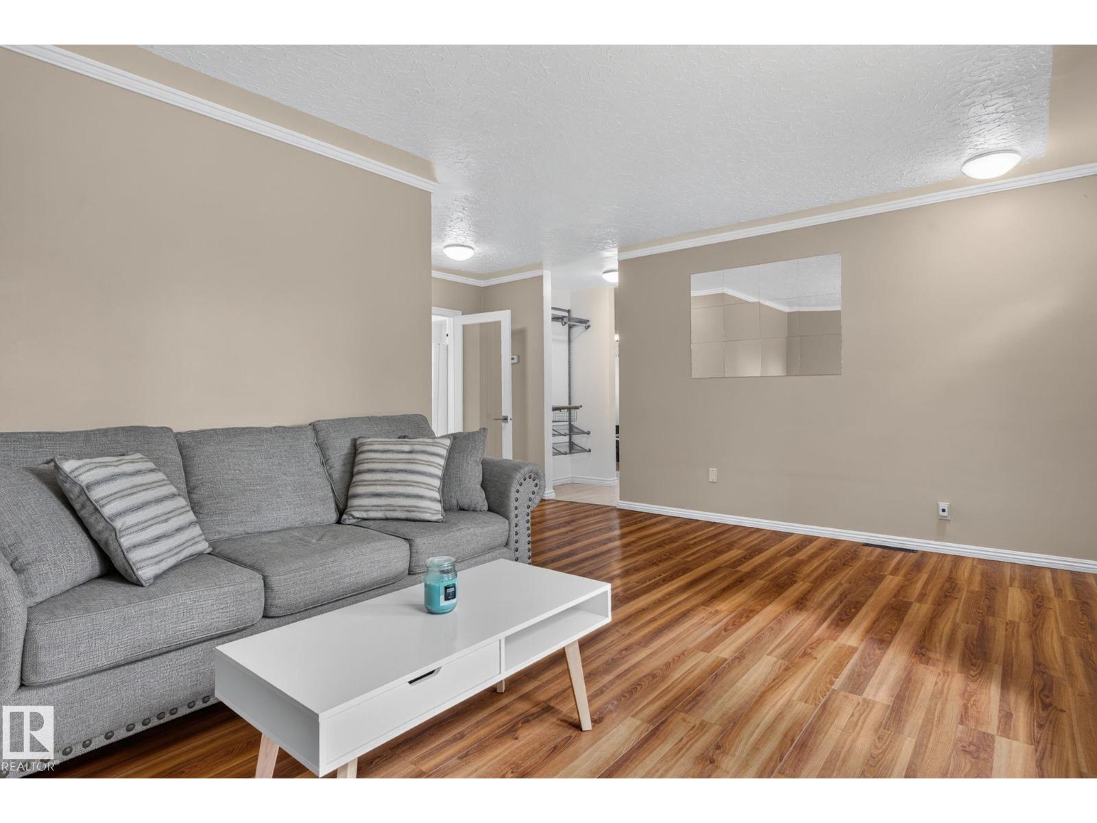 12952 114 ST NW - 3