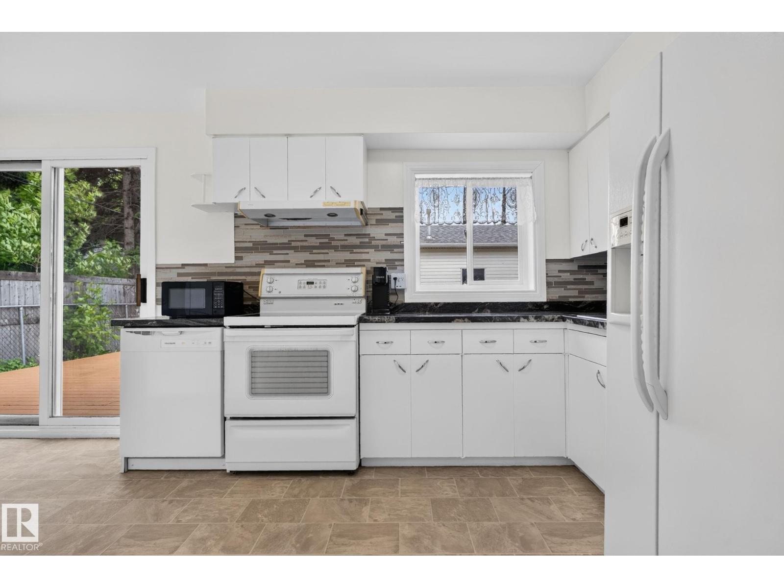 12952 114 ST NW - 1