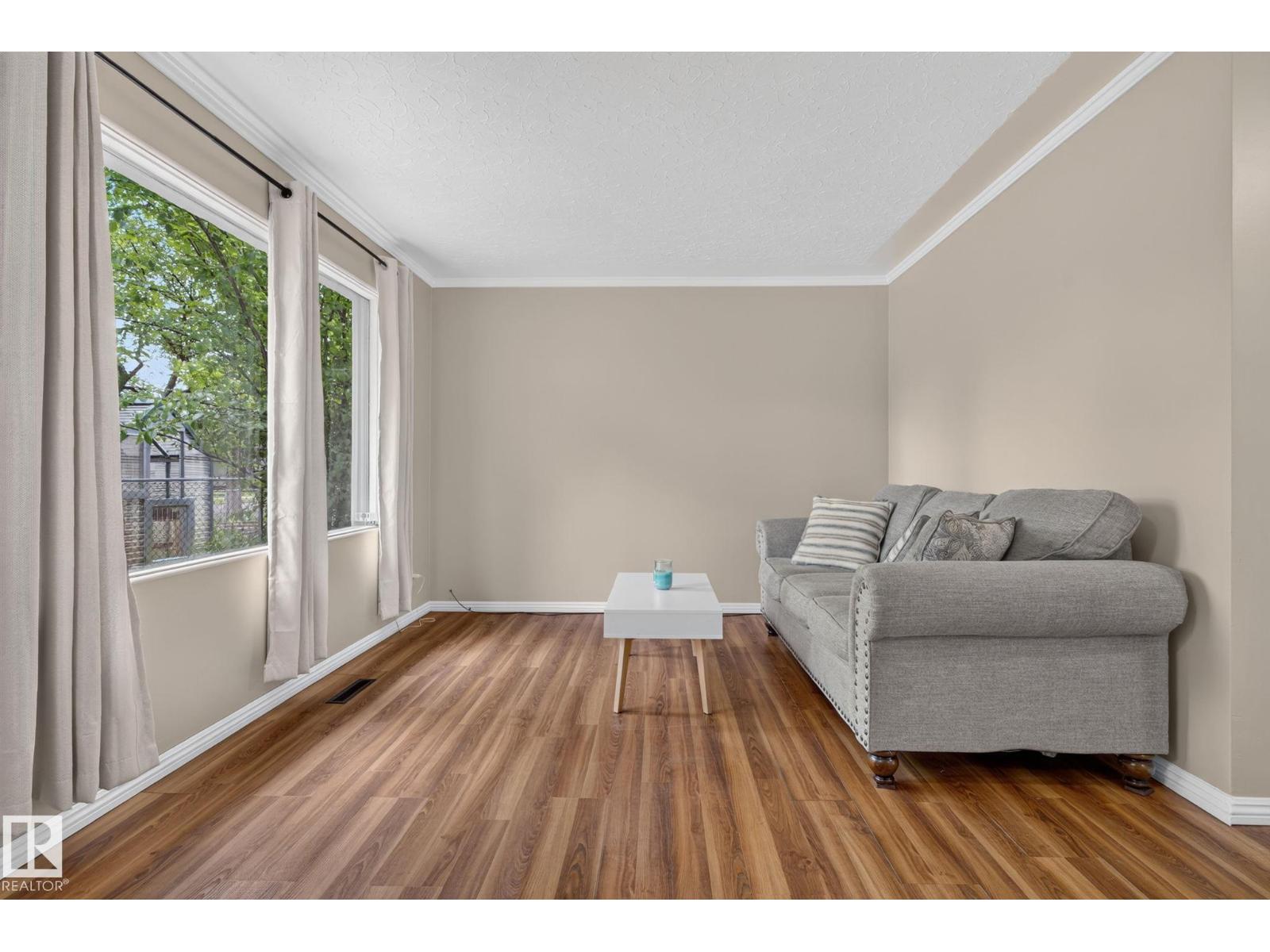 12952 114 ST NW - 4