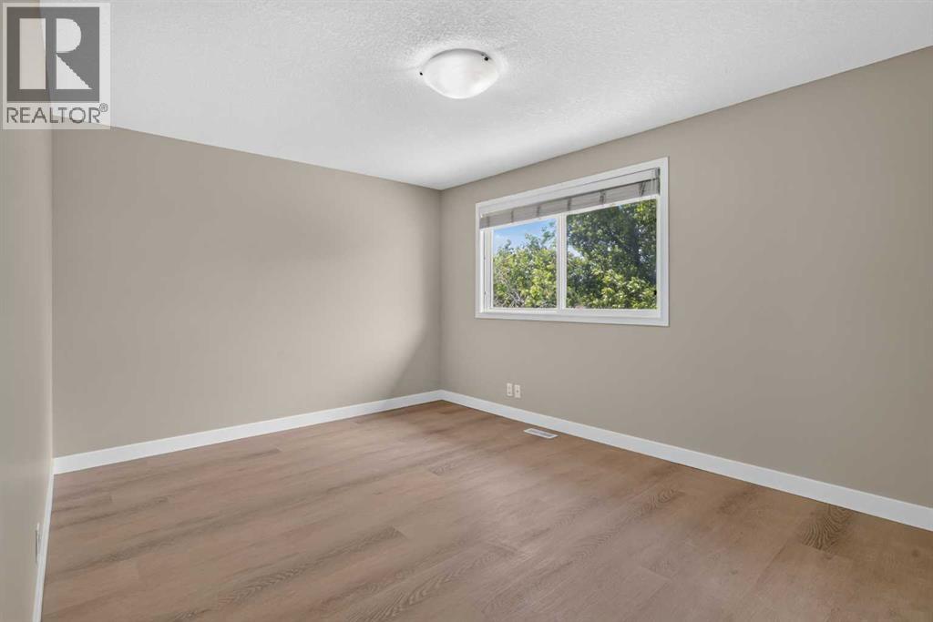 2515 62 Street NE - 23