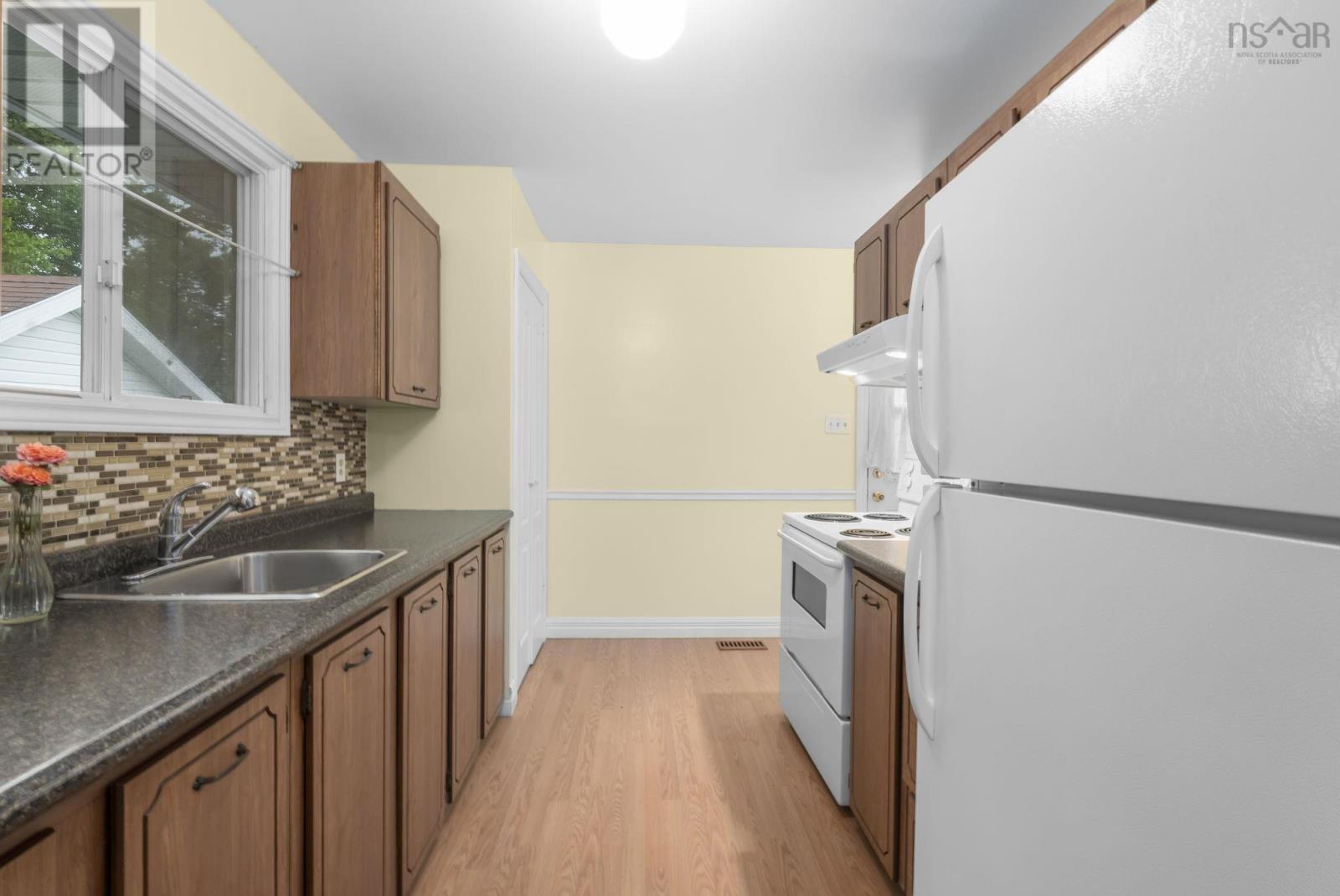 22 Badger Avenue - 10