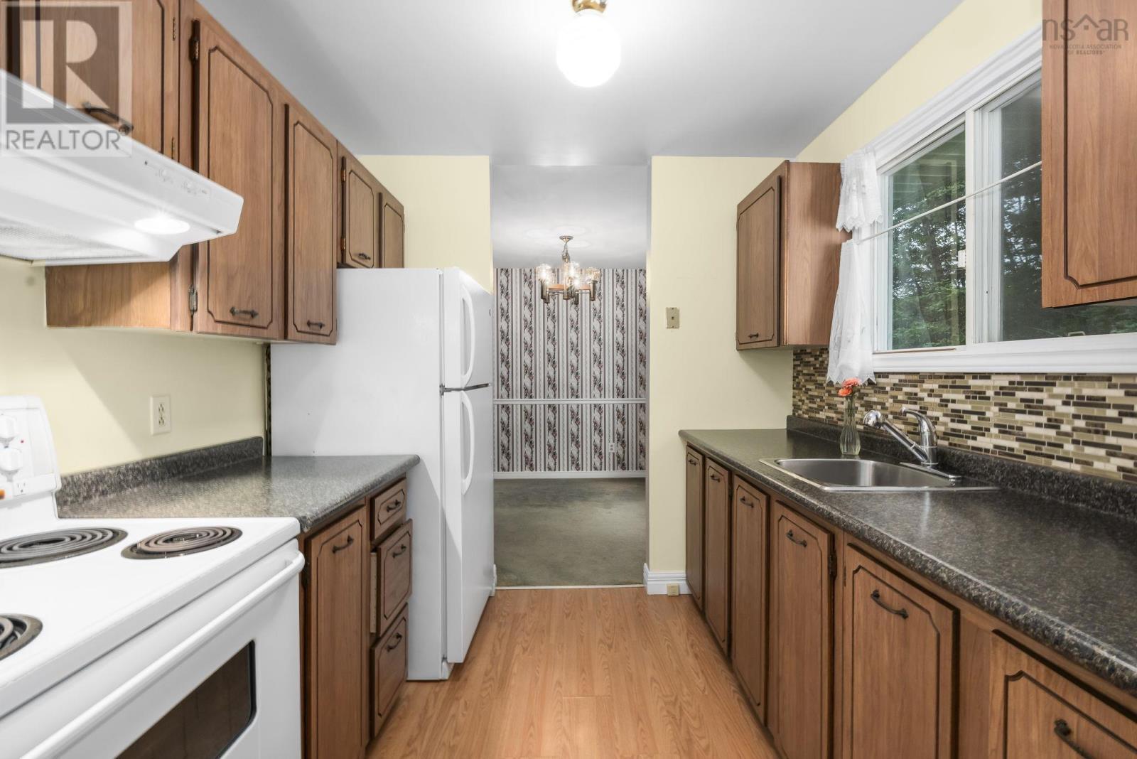 22 Badger Avenue - 14