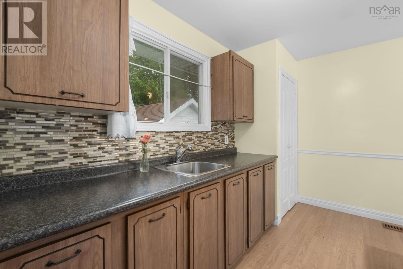 22 Badger Avenue - 11