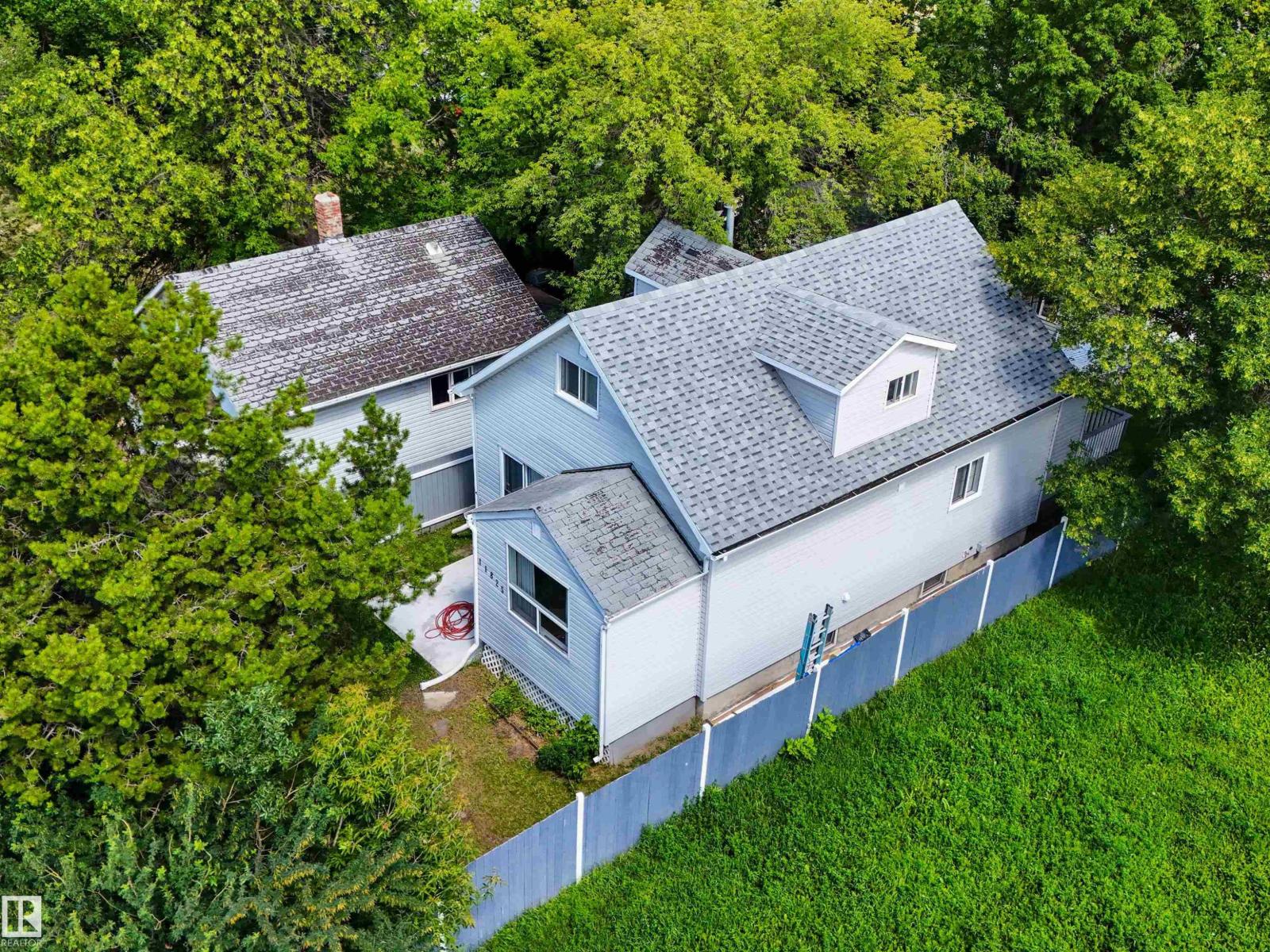 11825 80 ST NW - 1