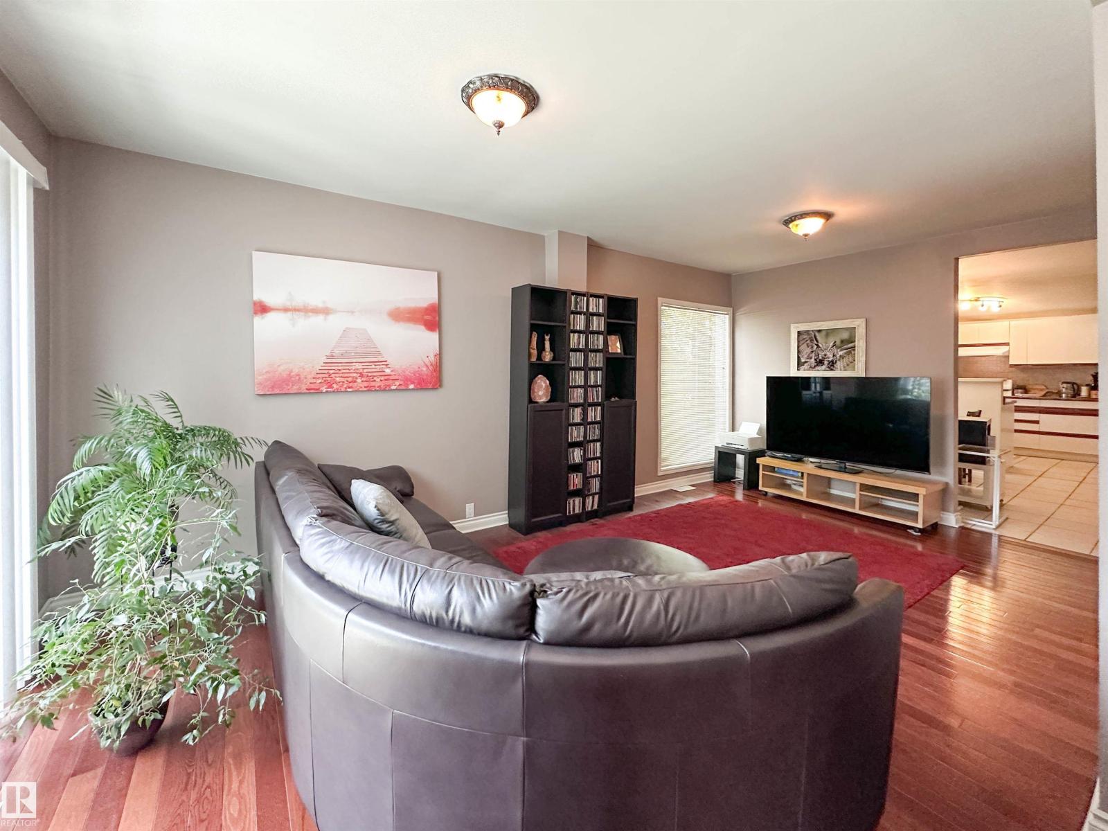 11825 80 ST NW - 14