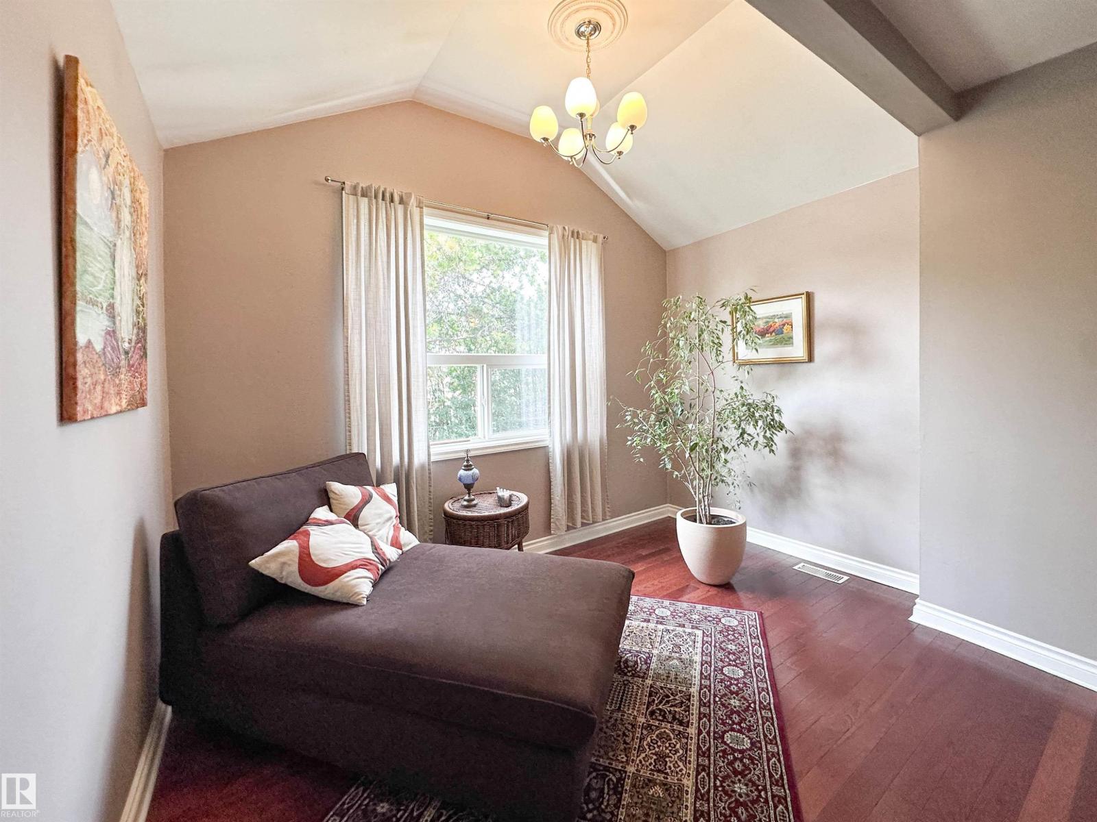 11825 80 ST NW - 17