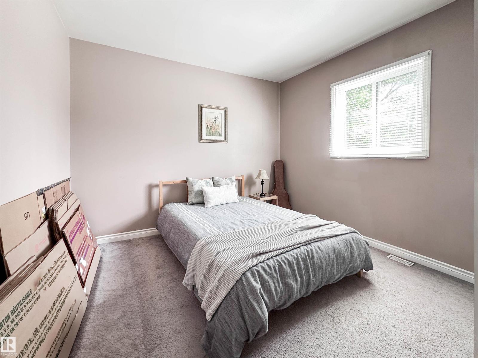 11825 80 ST NW - 18