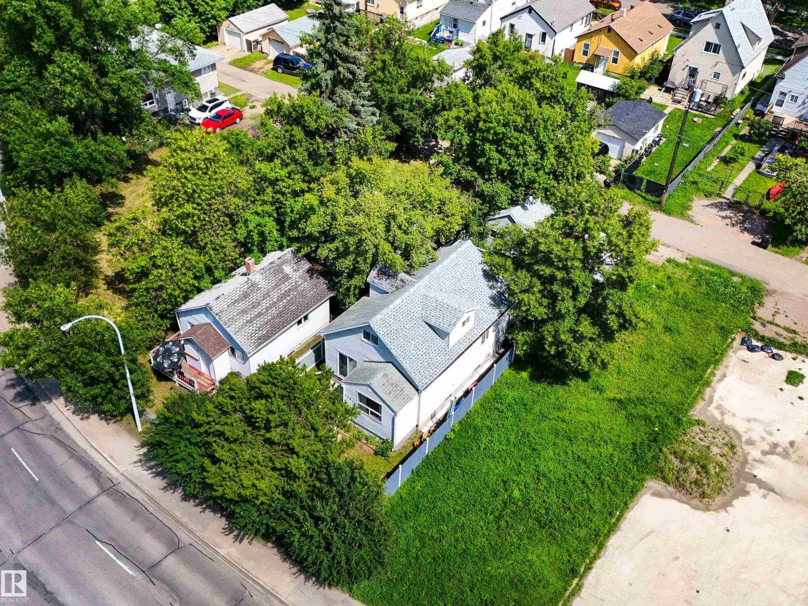 11825 80 ST NW - 33