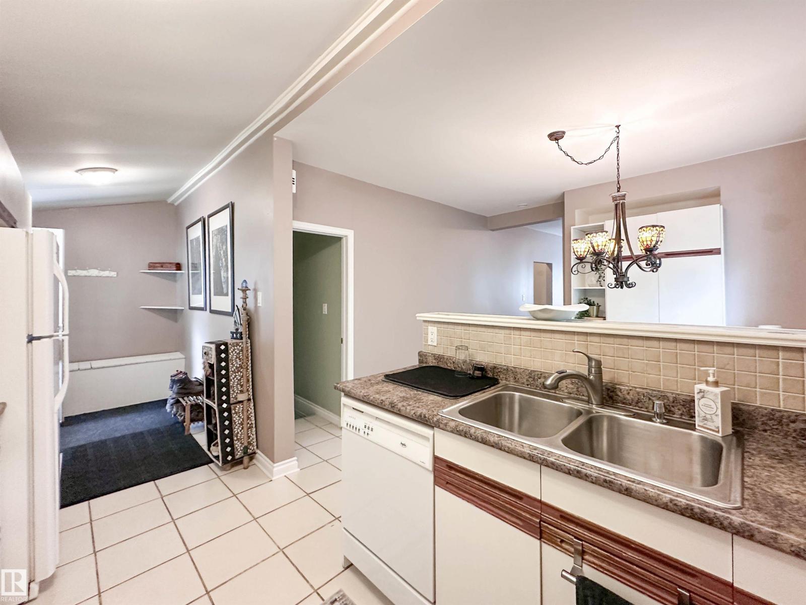 11825 80 ST NW - 6