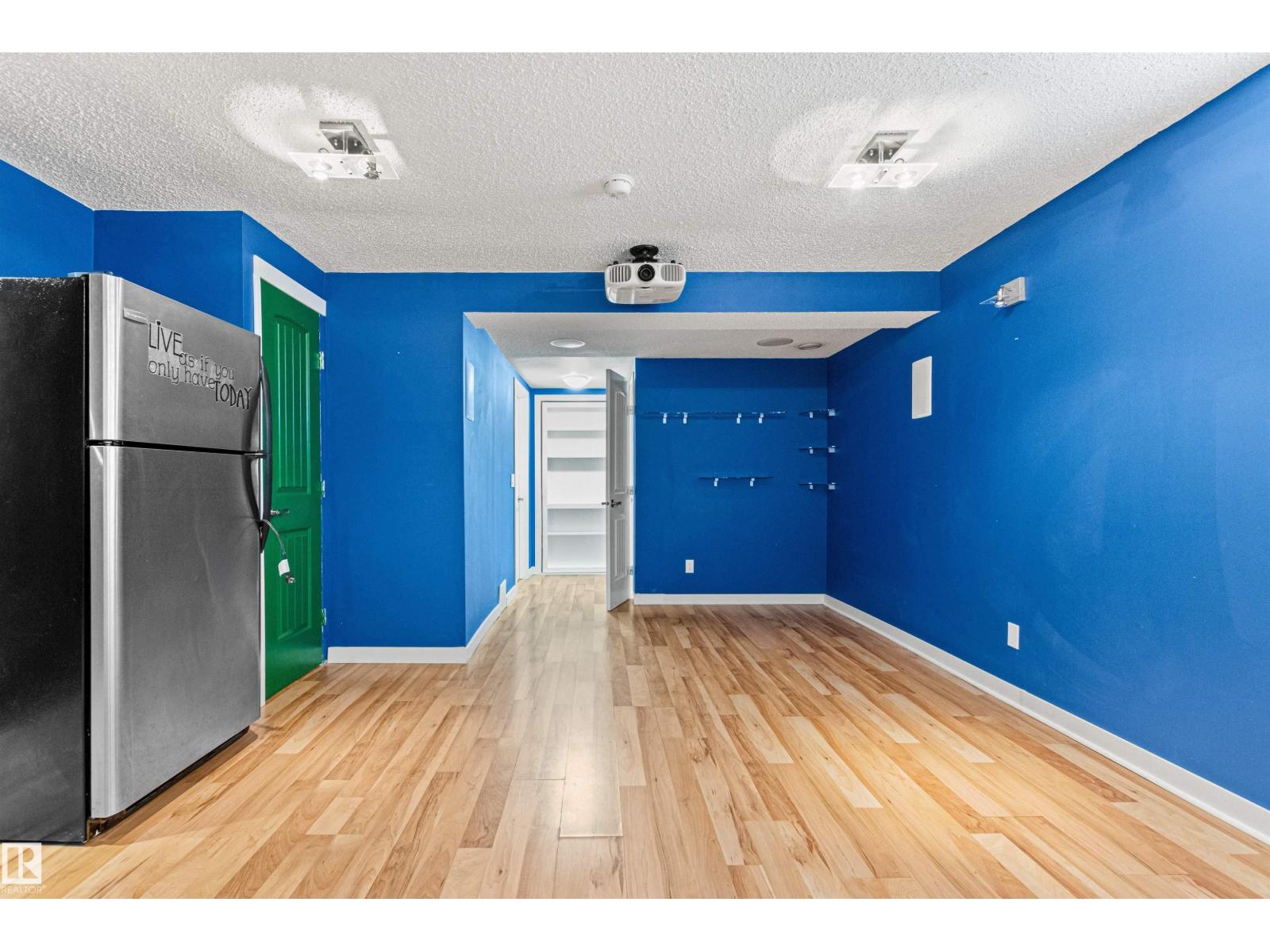 1154 35A AV NW - 35