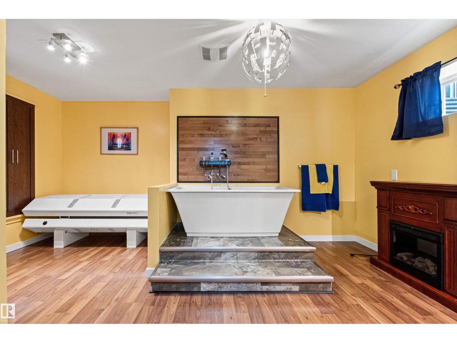 1154 35A AV NW - 41