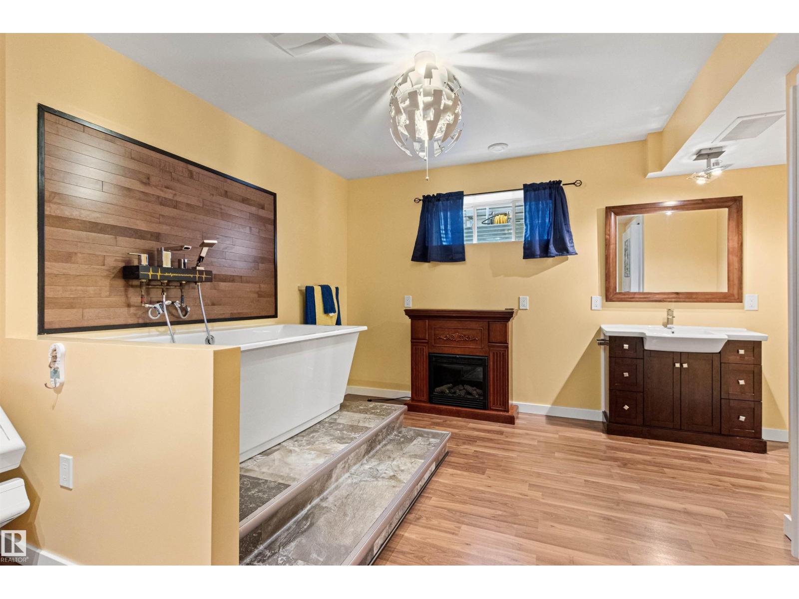 1154 35A AV NW - 45