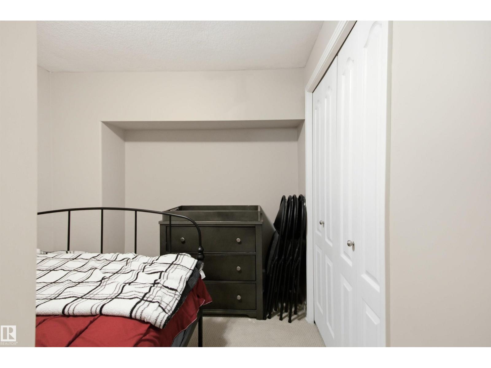 8203 5 AV SW - Image 46