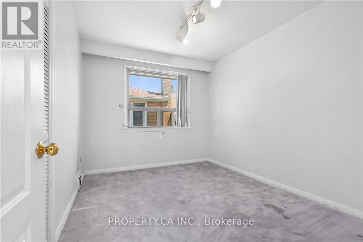 48 KENNARD AVENUE - 22