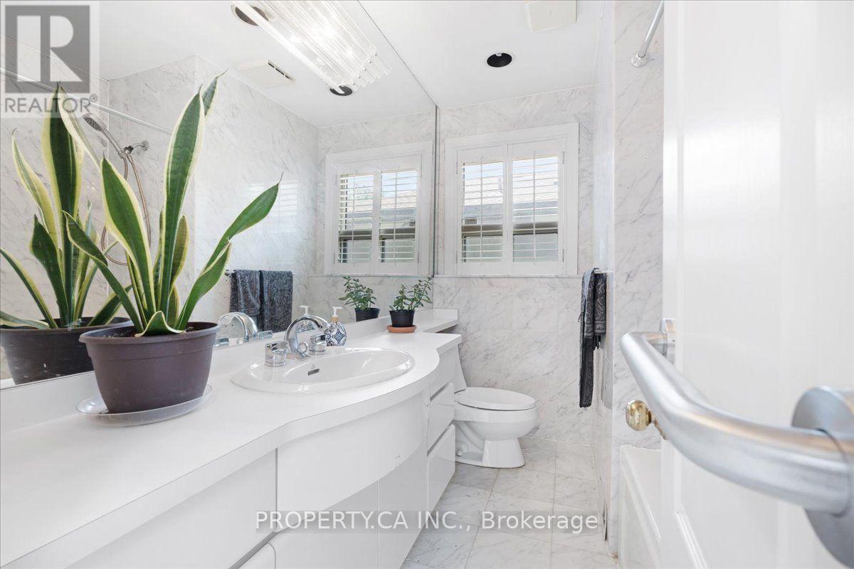 48 KENNARD AVENUE - 24
