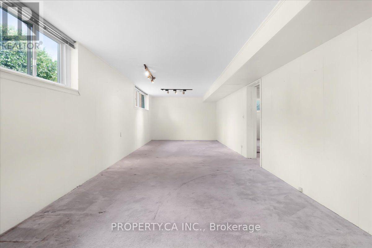 48 KENNARD AVENUE - 32