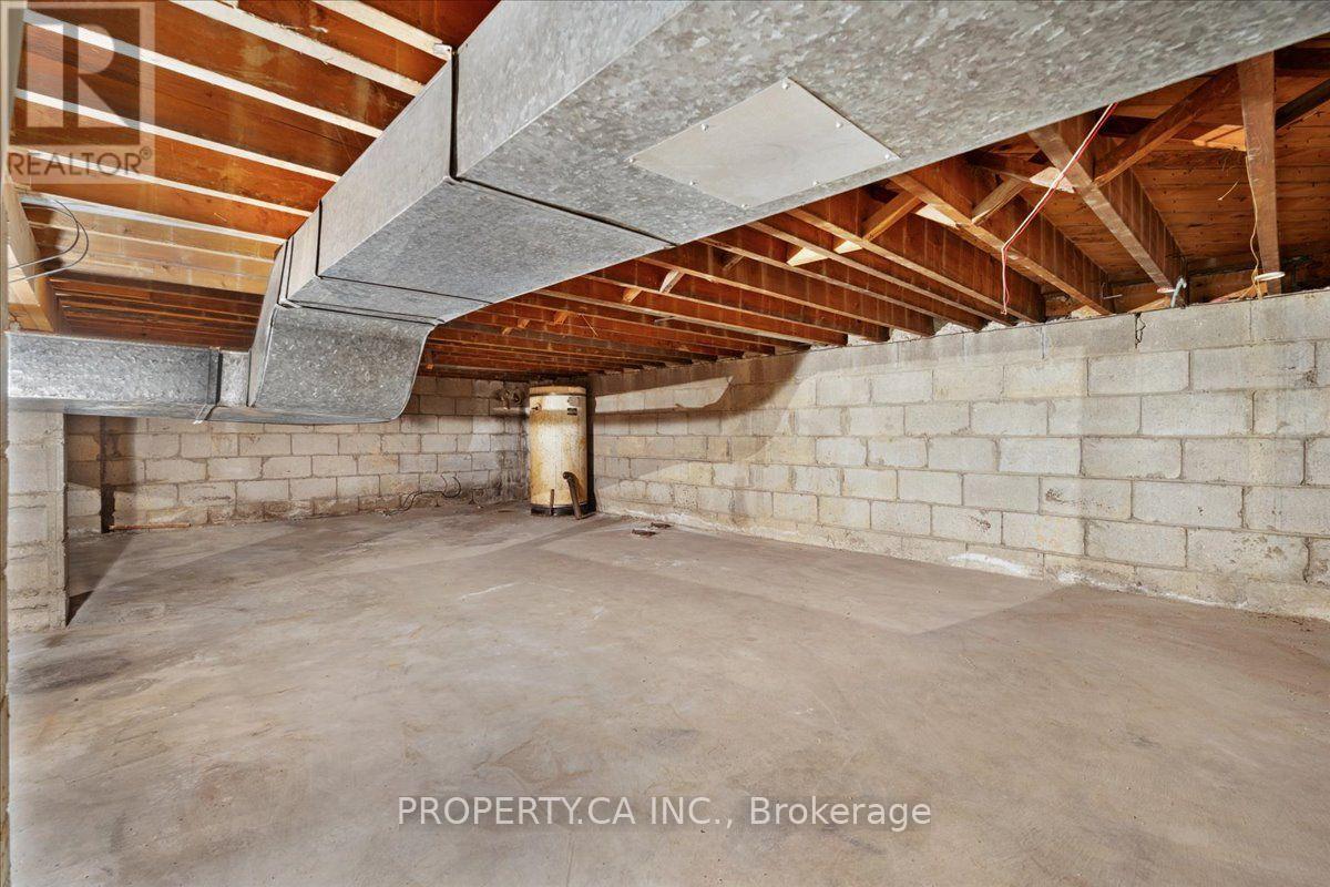 48 KENNARD AVENUE - 34