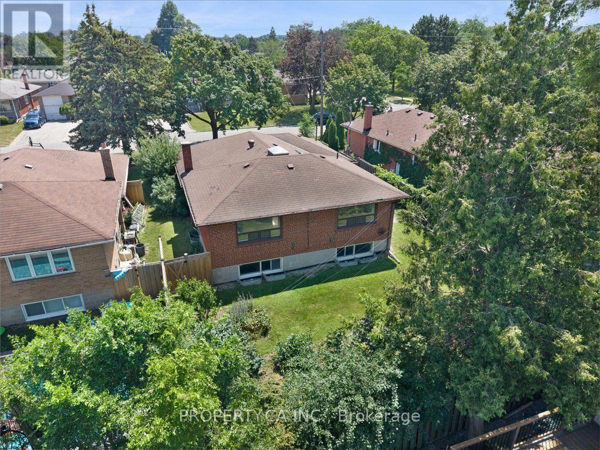 48 KENNARD AVENUE - 36