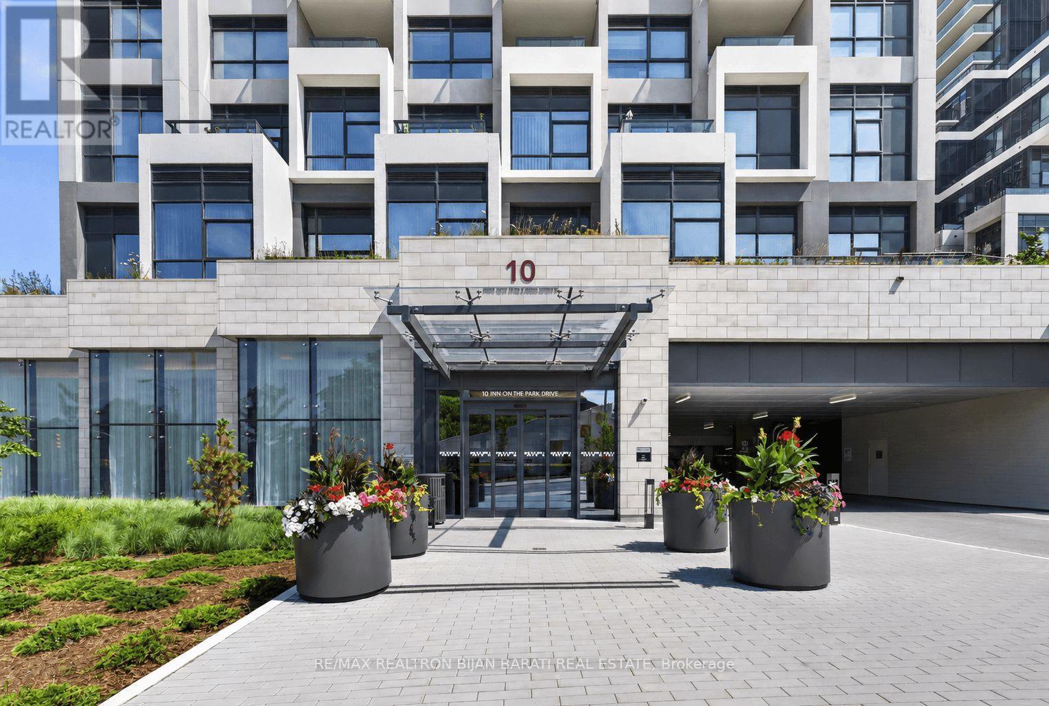 #3104 10 INN ON THE PARK DRIVE - 40