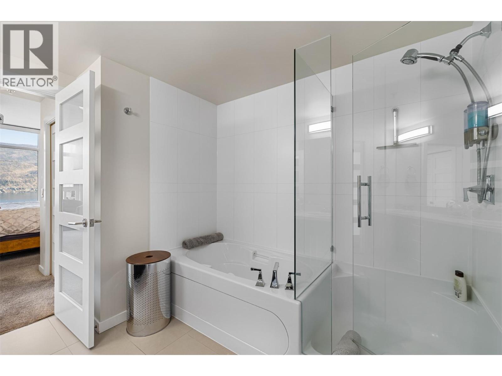 2308 1075 Sunset Drive, Kelowna