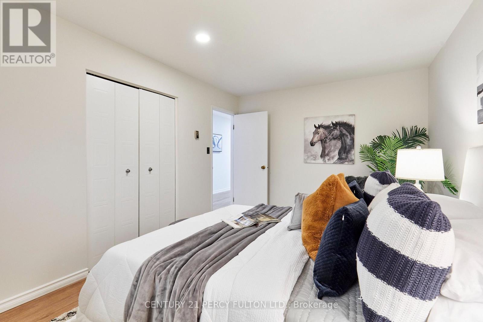 816 CARNABY CRESCENT - 15