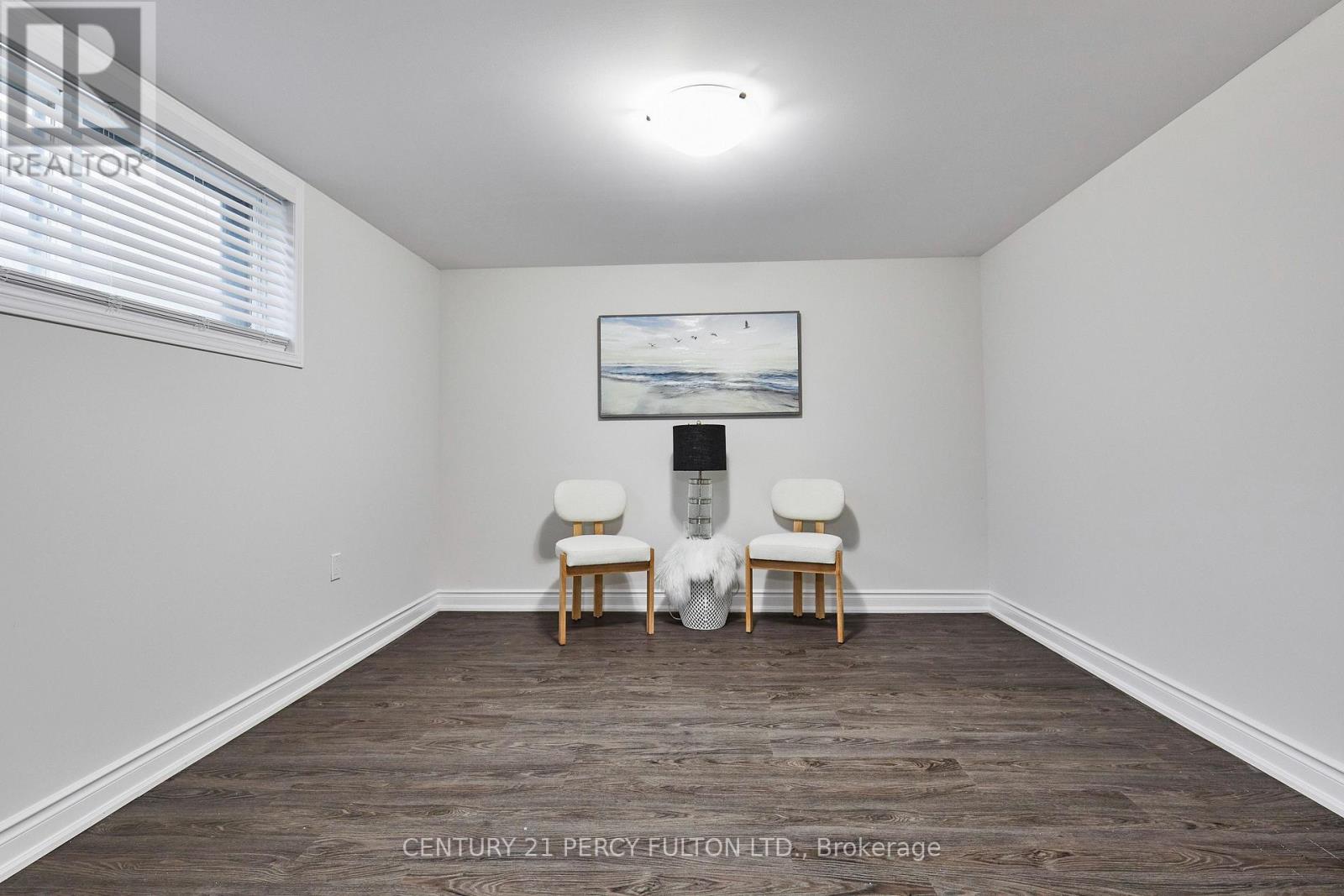 816 CARNABY CRESCENT - 25