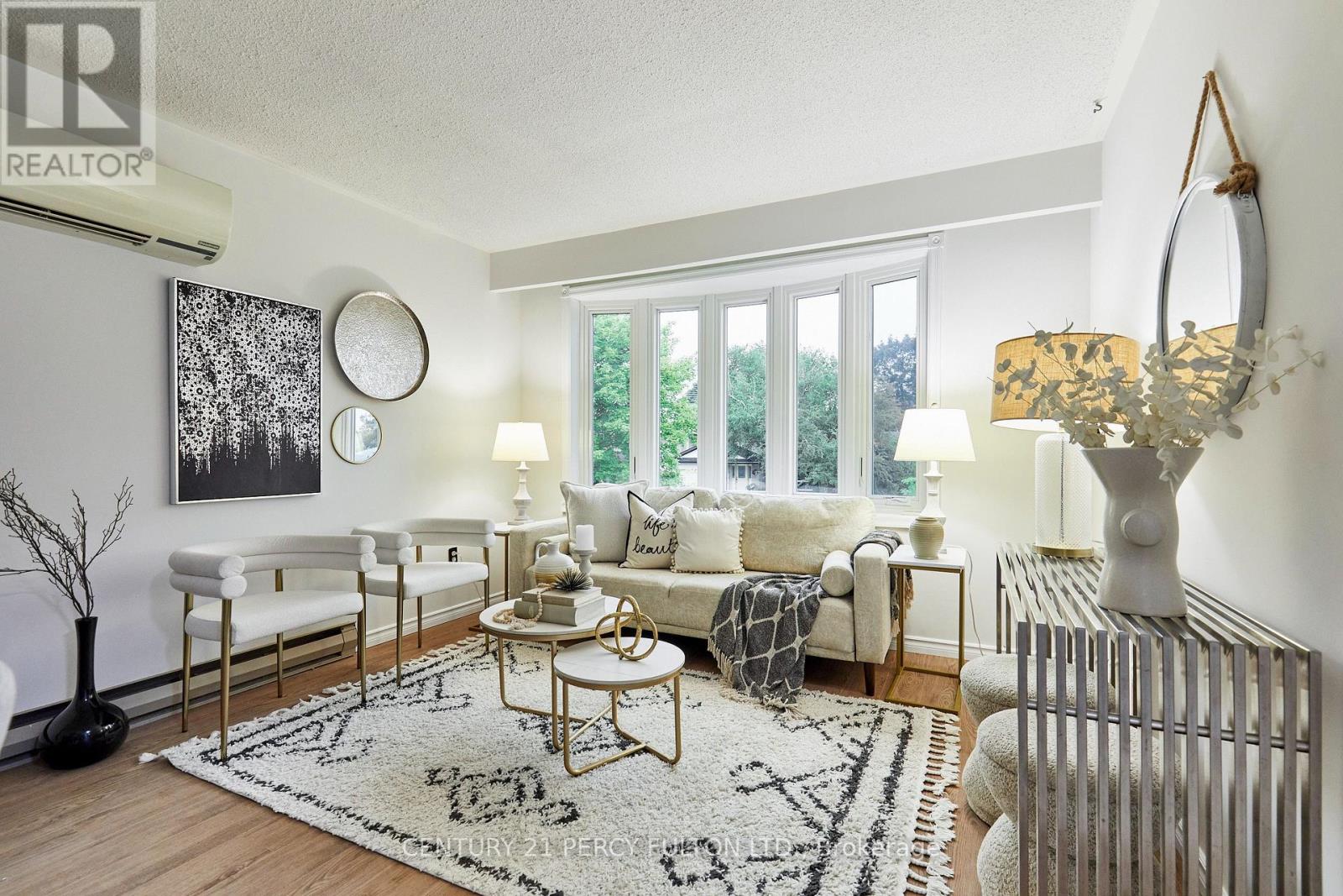 816 CARNABY CRESCENT - 9