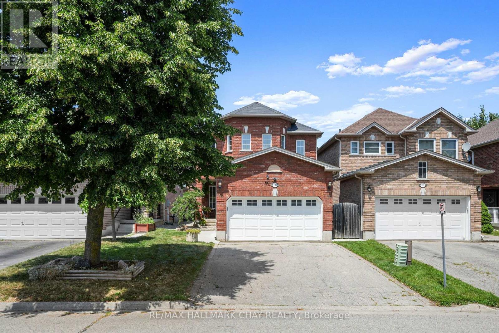 110 HENDERSON CRESCENT - 1