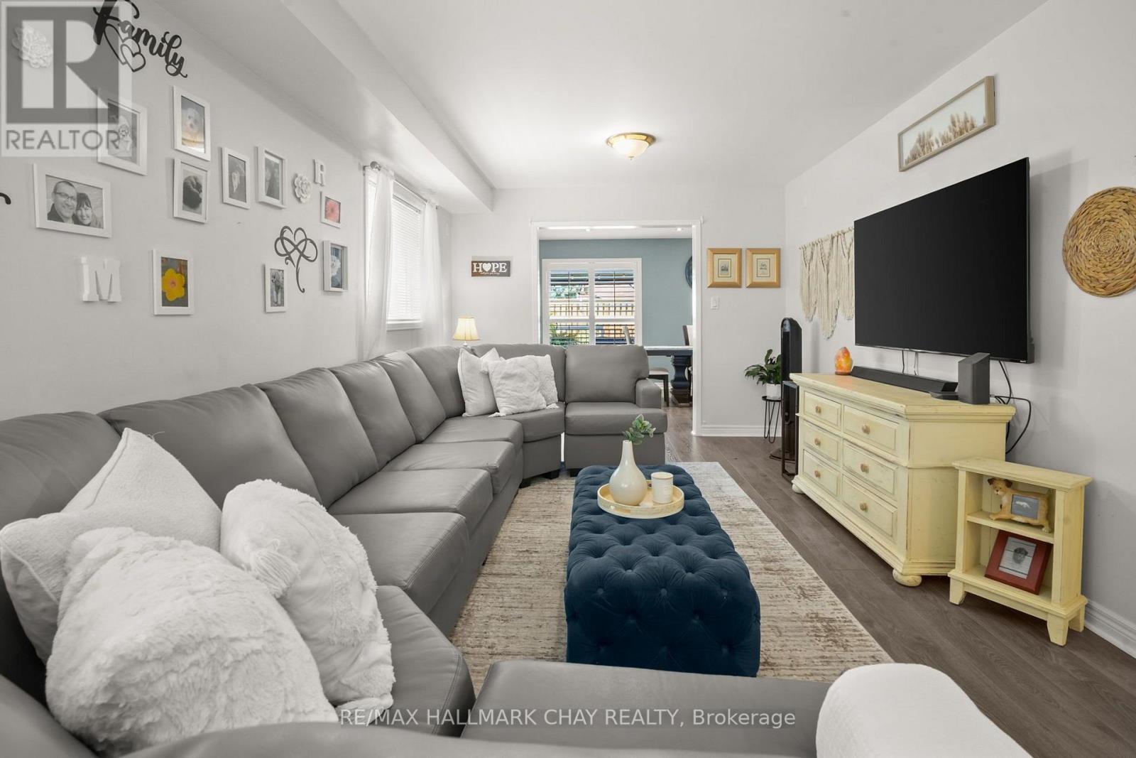 110 HENDERSON CRESCENT - 10