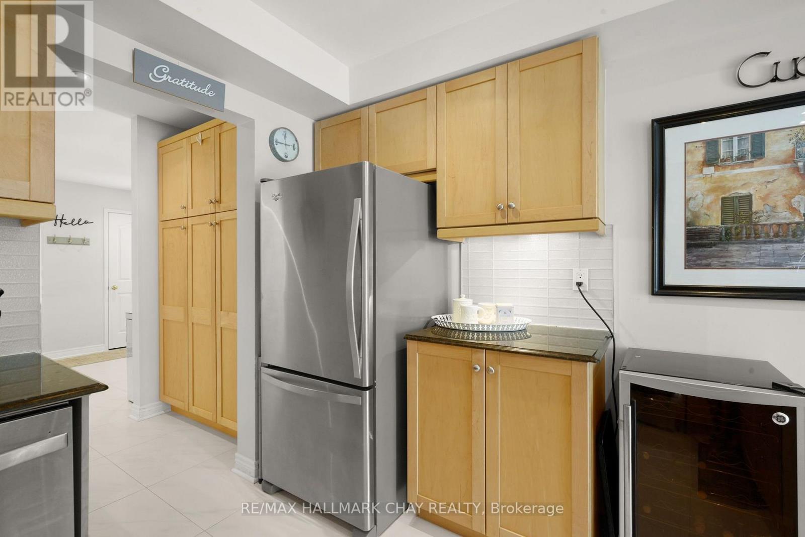 110 HENDERSON CRESCENT - 23