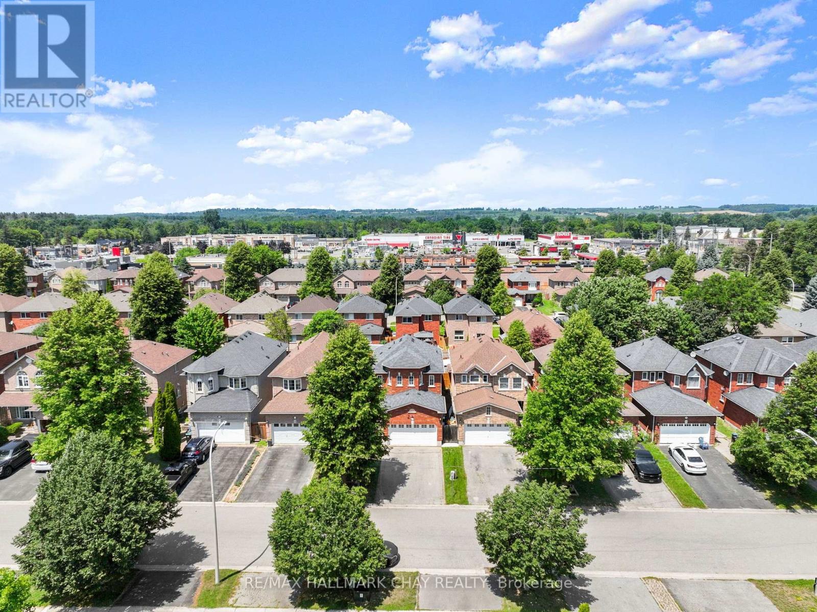 110 HENDERSON CRESCENT - 6