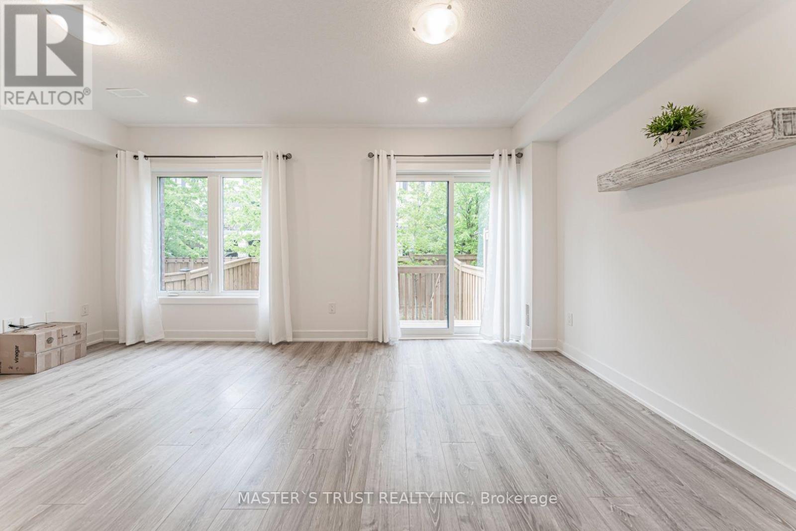 110 COVINGTON CRESCENT - 13