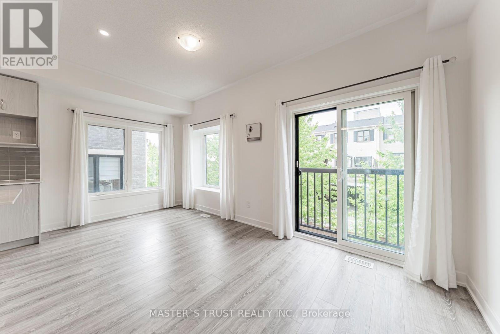 110 COVINGTON CRESCENT - 16