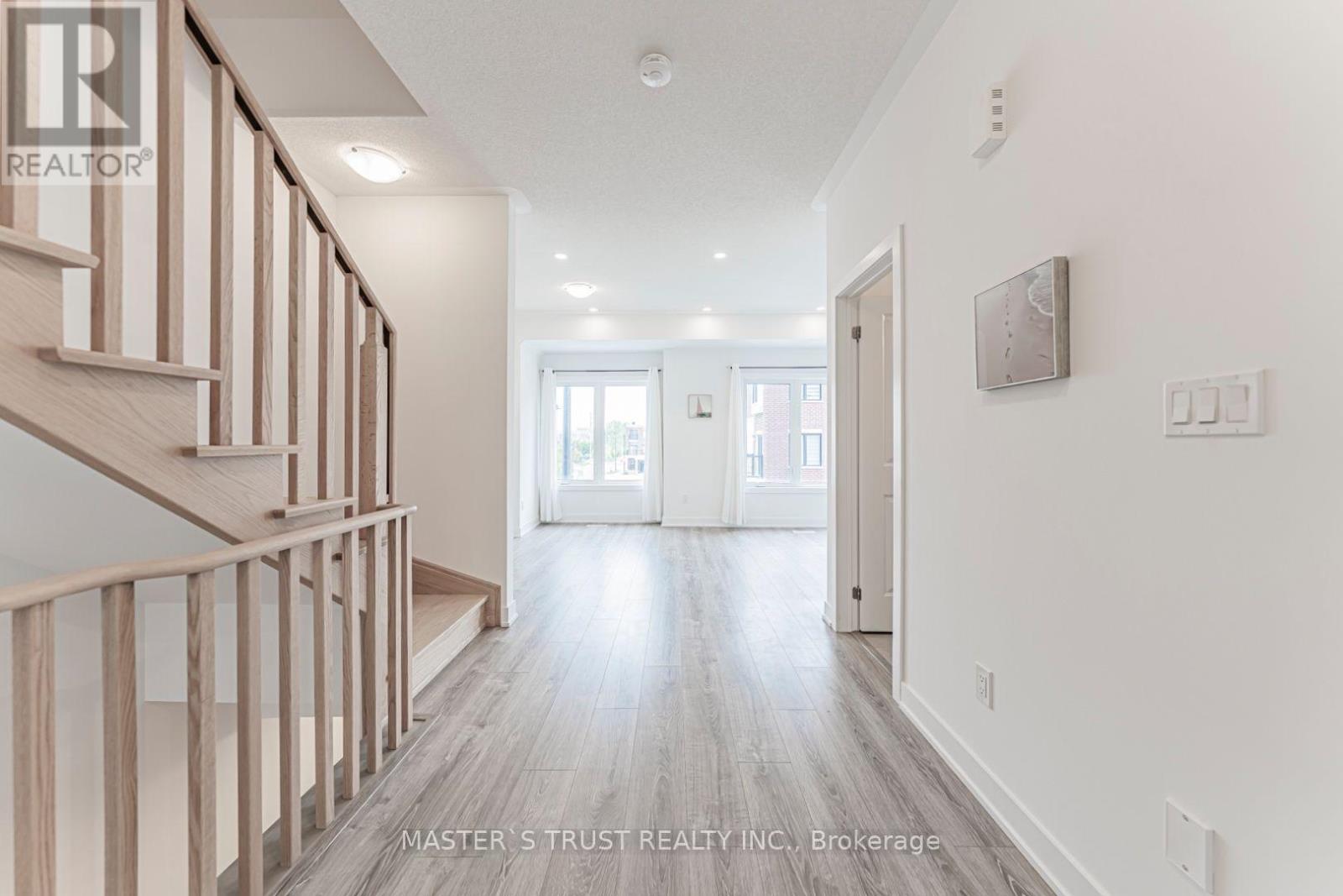 110 COVINGTON CRESCENT - 22