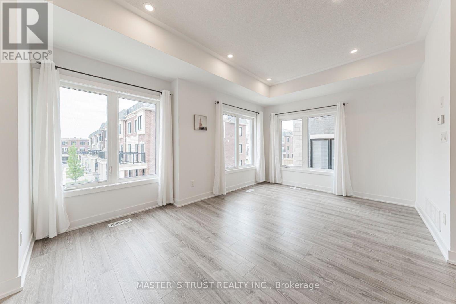110 COVINGTON CRESCENT - 25