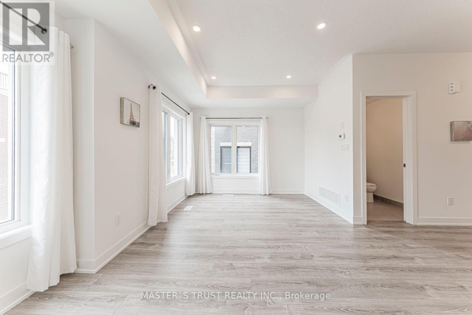 110 COVINGTON CRESCENT - 26