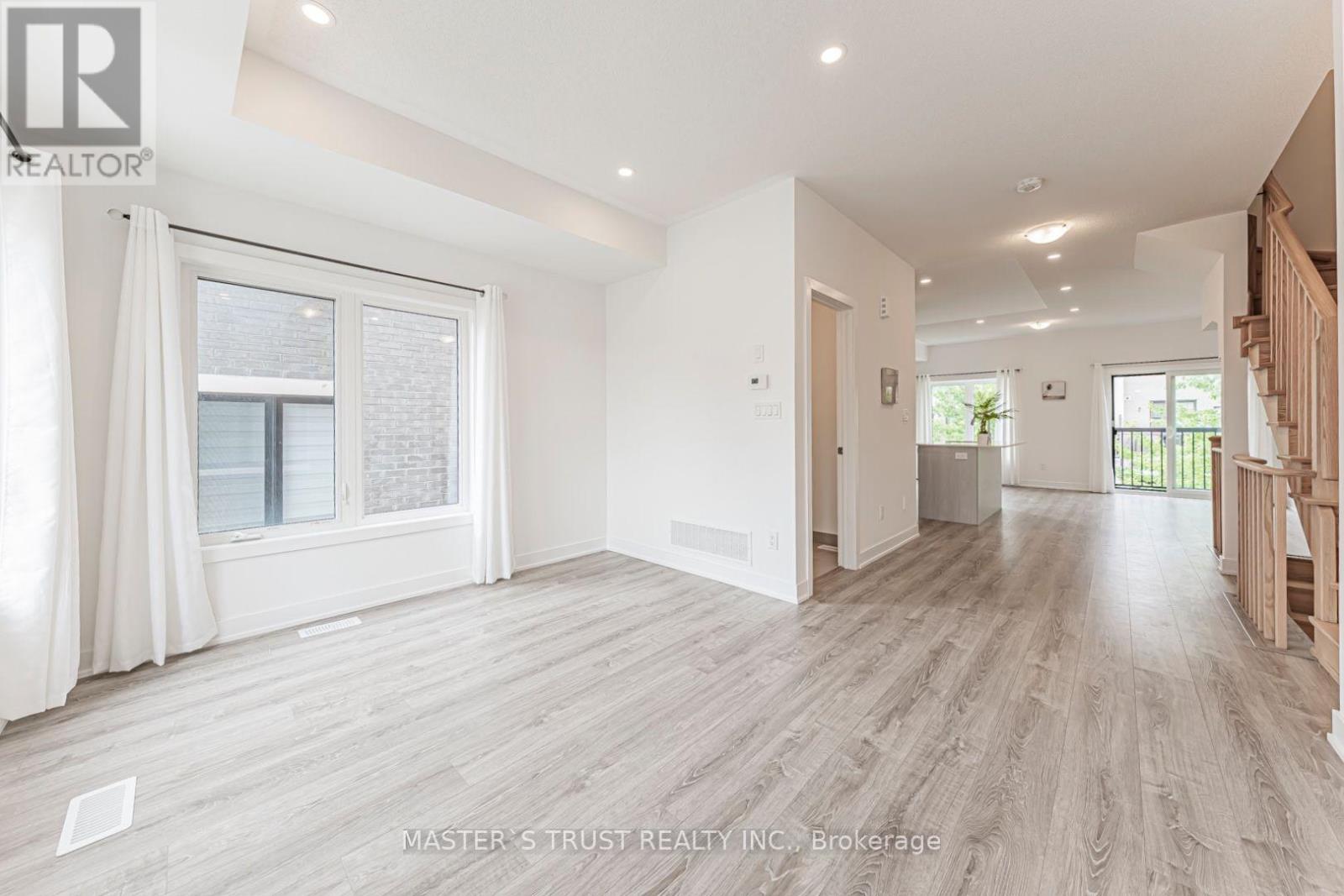 110 COVINGTON CRESCENT - 27