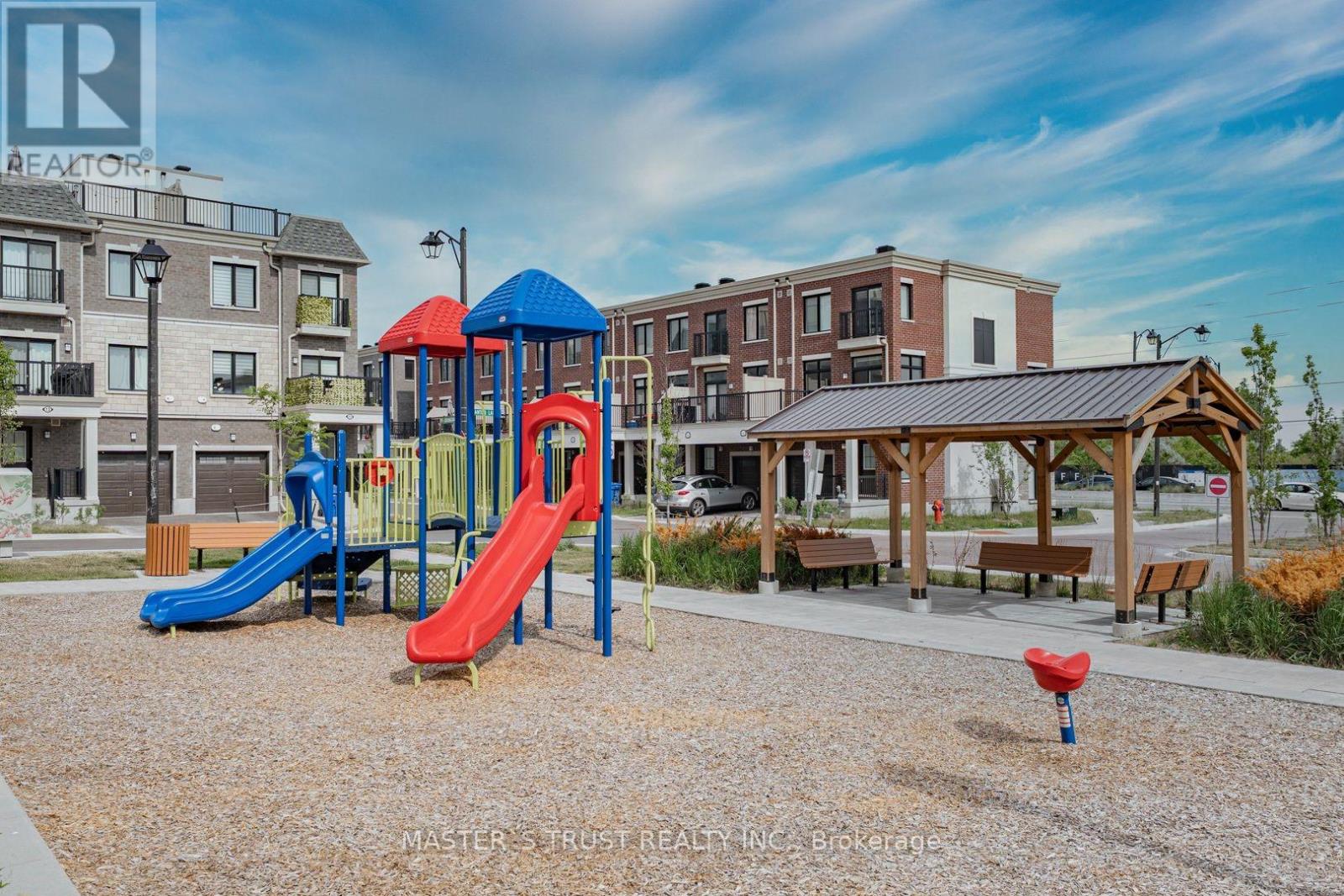 110 COVINGTON CRESCENT - 3