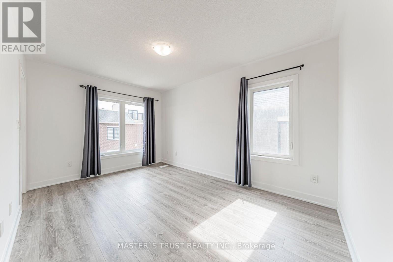 110 COVINGTON CRESCENT - 30