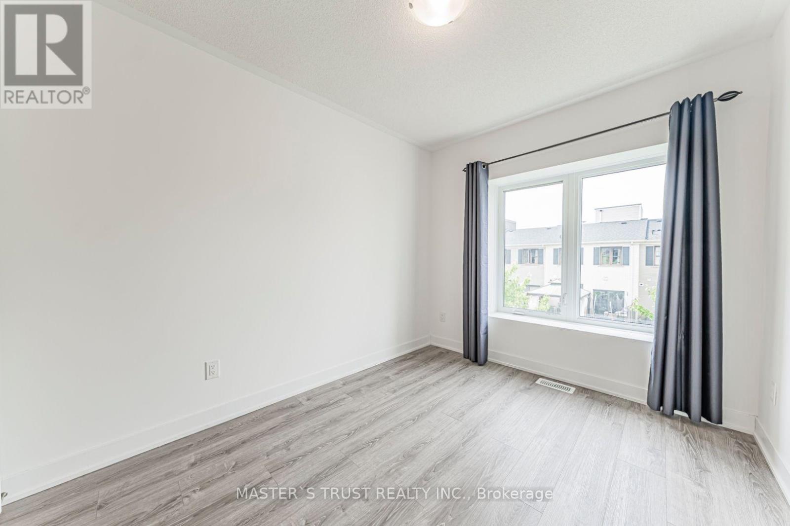 110 COVINGTON CRESCENT - 37