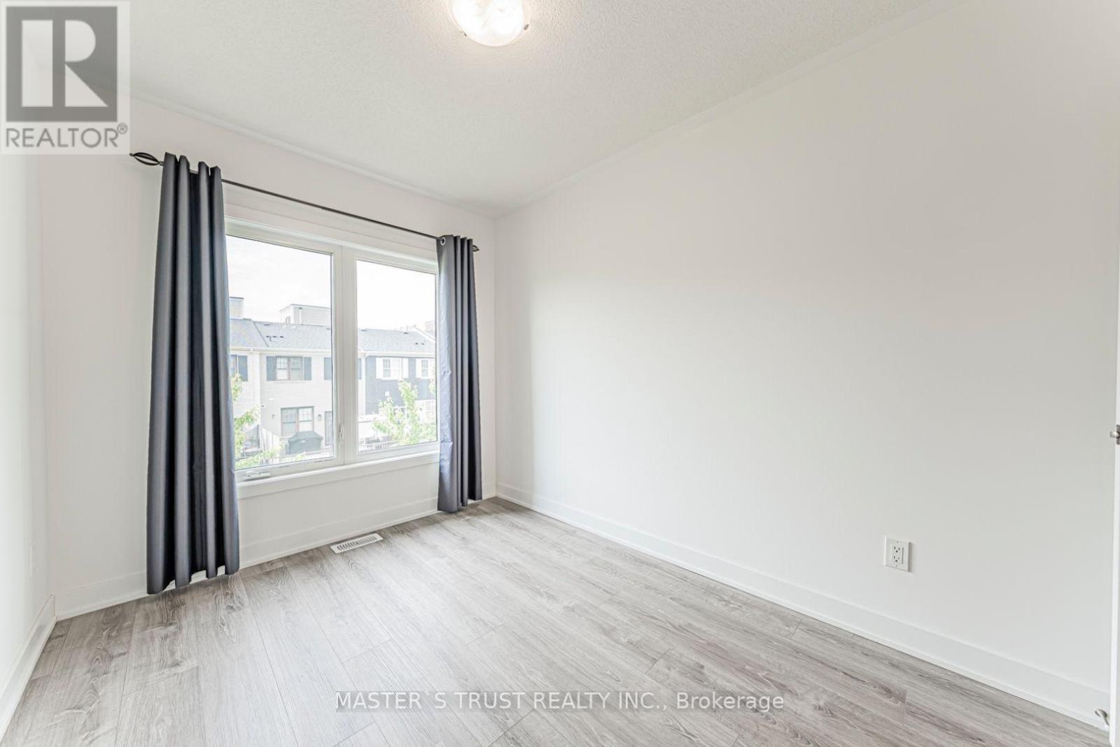 110 COVINGTON CRESCENT - 39