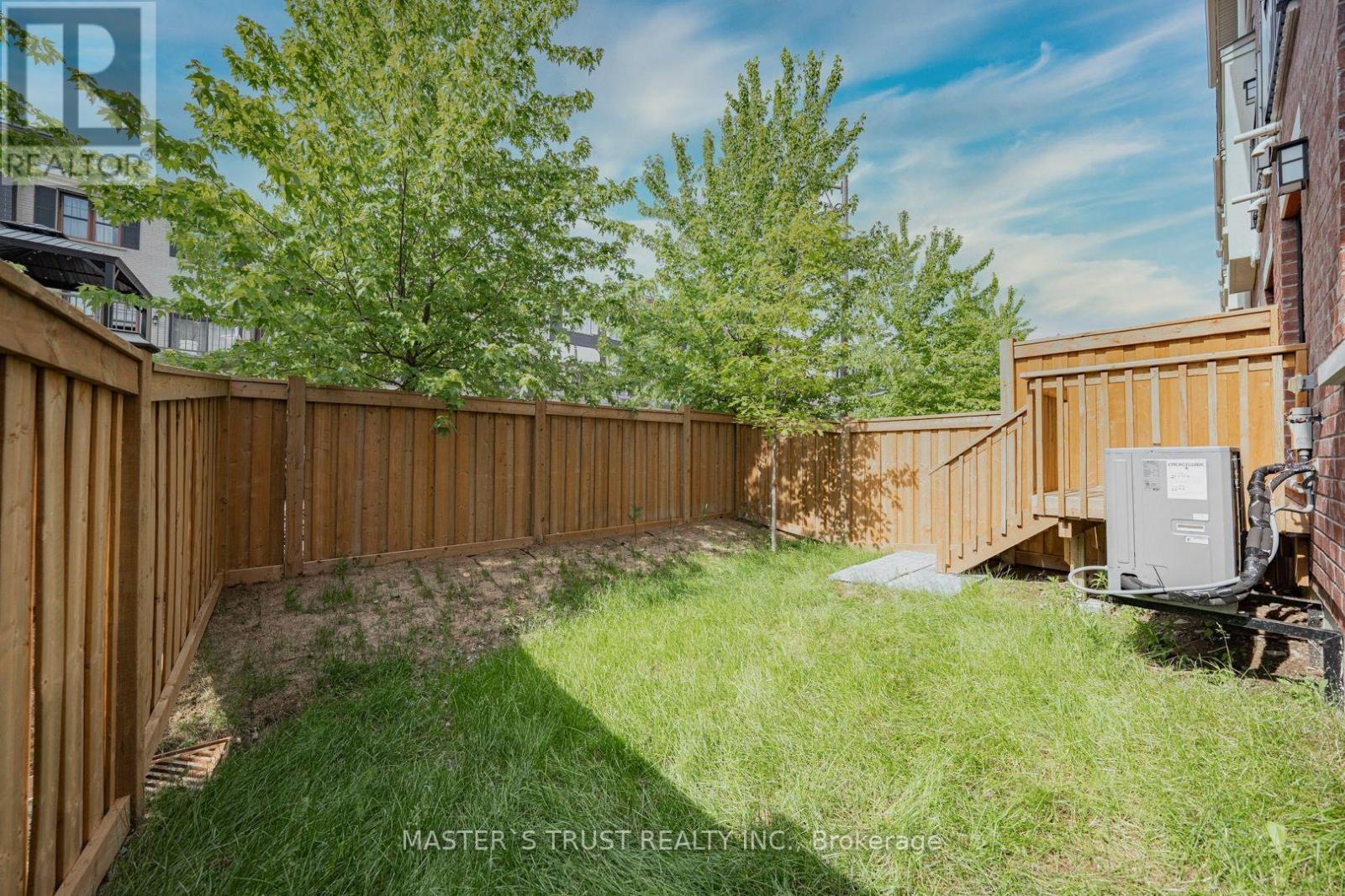 110 COVINGTON CRESCENT - 4