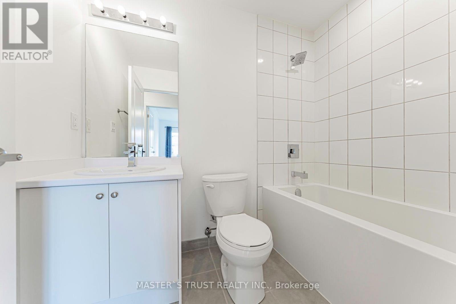 110 COVINGTON CRESCENT - 40
